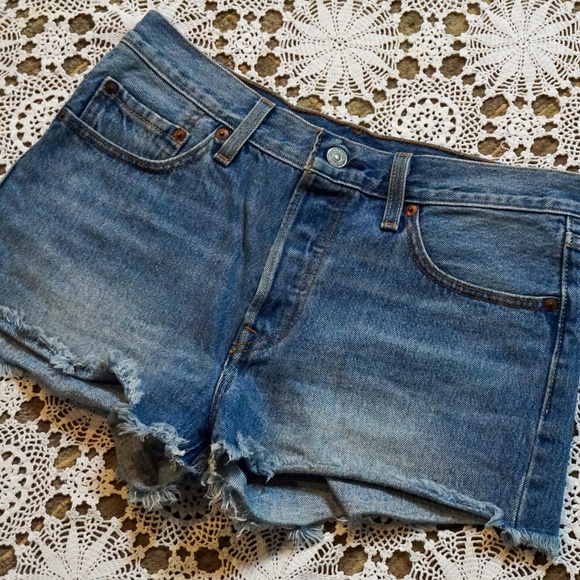 Levi's 501 Denim Shorts - Picture 1 of 5